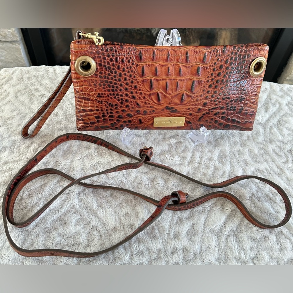 ✨Brahmin Wristlet Clutch in Melbourne Croc Embossed Leather Detachable strap - Picture 5 of 14